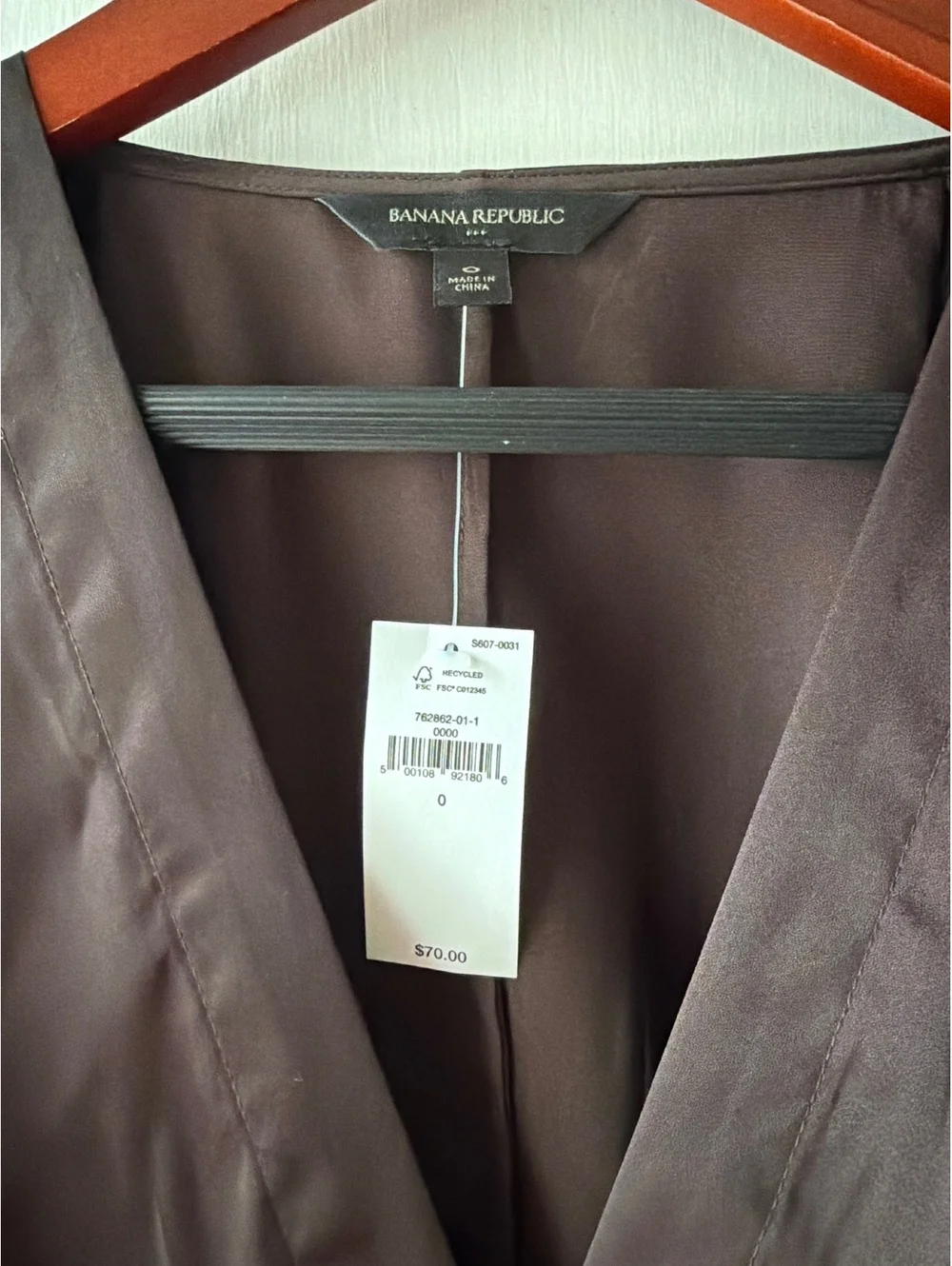 NWT Banana Republic Satin V-Neck Long Sleeve Blouse Top Brown Womens Size 0